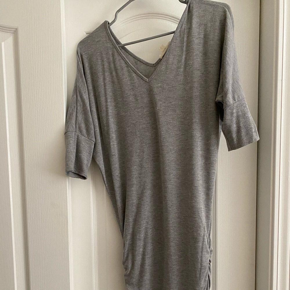 Grey top